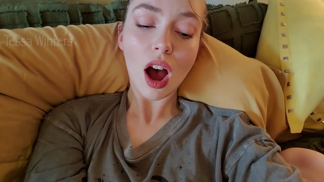 Tessa Winters in a solo session of self-pleasure with close-ups porn video